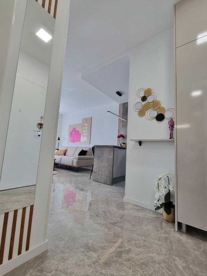 זאדאר Apartment "50 Shades" With Balcony And Free Parking In The Garage מראה חיצוני תמונה