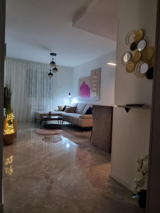 זאדאר Apartment "50 Shades" With Balcony And Free Parking In The Garage מראה חיצוני תמונה
