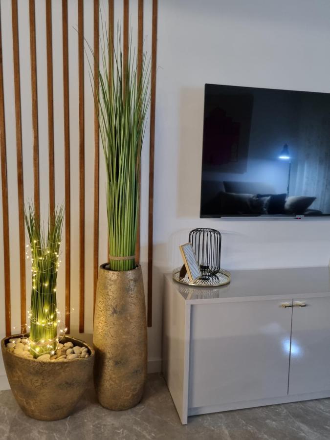 זאדאר Apartment "50 Shades" With Balcony And Free Parking In The Garage מראה חיצוני תמונה