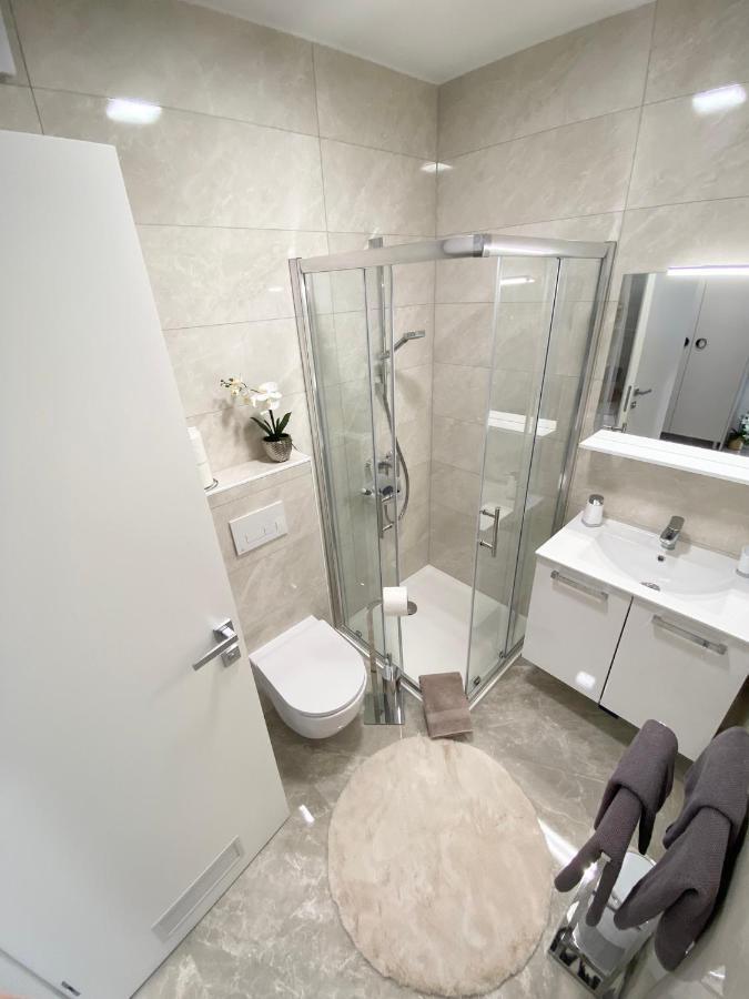 זאדאר Apartment "50 Shades" With Balcony And Free Parking In The Garage מראה חיצוני תמונה