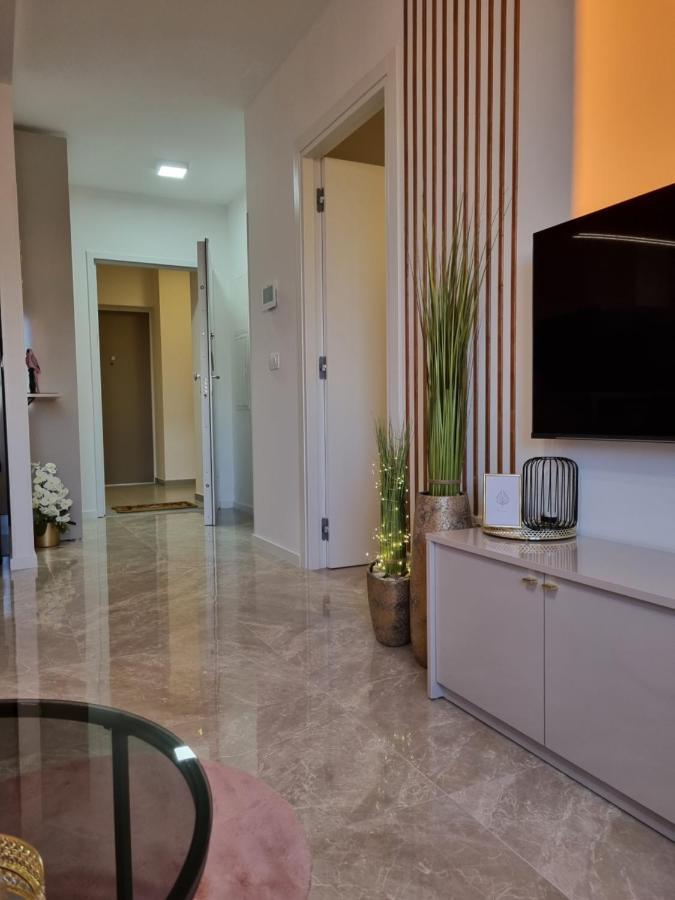 זאדאר Apartment "50 Shades" With Balcony And Free Parking In The Garage מראה חיצוני תמונה