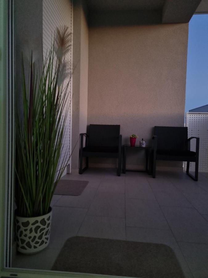 זאדאר Apartment "50 Shades" With Balcony And Free Parking In The Garage מראה חיצוני תמונה