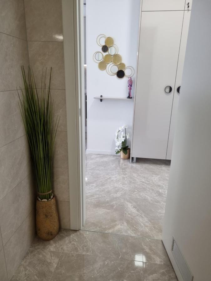 זאדאר Apartment "50 Shades" With Balcony And Free Parking In The Garage מראה חיצוני תמונה