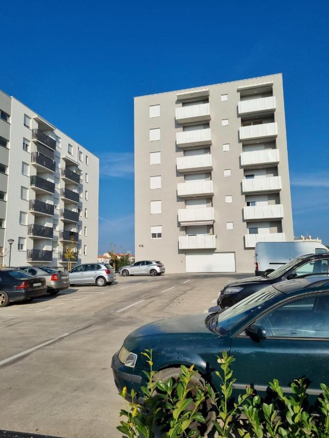 זאדאר Apartment "50 Shades" With Balcony And Free Parking In The Garage מראה חיצוני תמונה
